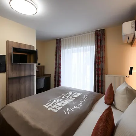Brauerei Lohhof Im Muenchner Norden, Direkt An Der S1, Naehe Vom Flughafen, Zentrum, A92, Allianz Arena, Ruderregatta Und Schiessanlage G- Hochbrueck Entfernt, Internationale Kueche Hotel