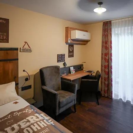 Hotel Brauerei Lohhof Im Muenchner Norden, Direkt An Der S1, Naehe Vom Flughafen, Zentrum, A92, Allianz Arena, Ruderregatta Und Schiessanlage G- Hochbrueck Entfernt, Internationale Kueche