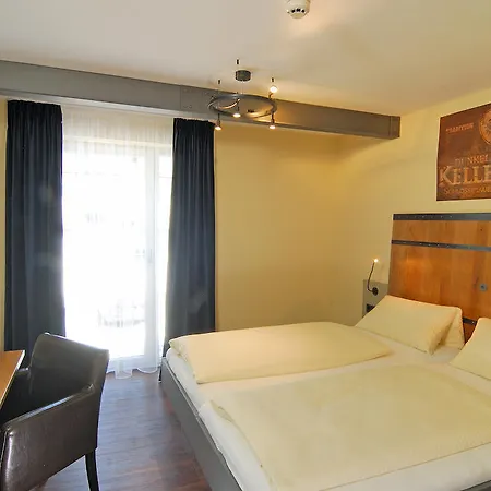 Hotel Brauerei Lohhof Im Muenchner Norden, Direkt An Der S1, Naehe Vom Flughafen, Zentrum, A92, Allianz Arena, Ruderregatta Und Schiessanlage G- Hochbrueck Entfernt, Internationale Kueche 3*