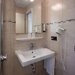 Hotel Brauerei Lohhof Im Muenchner Norden, Direkt An Der S1, Naehe Vom Flughafen, Zentrum, A92, Allianz Arena, Ruderregatta Und Schiessanlage G- Hochbrueck Entfernt, Internationale Kueche Unterschleissheim