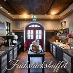 Brauerei Lohhof Im Muenchner Norden, Direkt An Der S1, Naehe Vom Flughafen, Zentrum, A92, Allianz Arena, Ruderregatta Und Schiessanlage G- Hochbrueck Entfernt, Internationale Kueche