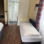Hotel Brauerei Lohhof Im Muenchner Norden, Direkt An Der S1, Naehe Vom Flughafen, Zentrum, A92, Allianz Arena, Ruderregatta Und Schiessanlage G- Hochbrueck Entfernt, Internationale Kueche