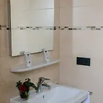 Hotel Brauerei Lohhof Im Muenchner Norden, Direkt An Der S1, Naehe Vom Flughafen, Zentrum, A92, Allianz Arena, Ruderregatta Und Schiessanlage G- Hochbrueck Entfernt, Internationale Kueche 3*