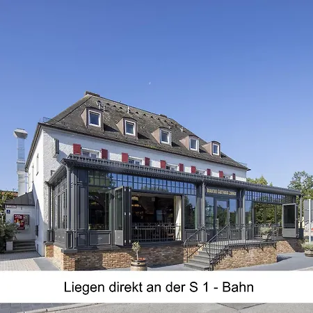Brauerei Lohhof Im Muenchner Norden, Direkt An Der S1, Naehe Vom Flughafen, Zentrum, A92, Allianz Arena, Ruderregatta Und Schiessanlage G- Hochbrueck Entfernt, Internationale Kueche