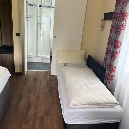 Hotel Brauerei Lohhof Im Muenchner Norden, Direkt An Der S1, Naehe Vom Flughafen, Zentrum, A92, Allianz Arena, Ruderregatta Und Schiessanlage G- Hochbrueck Entfernt, Internationale Kueche