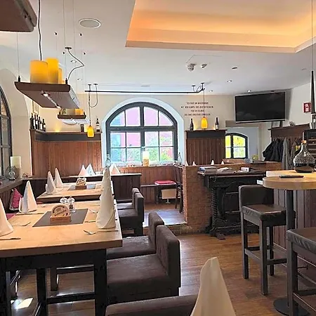 Brauerei Lohhof Im Muenchner Norden, Direkt An Der S1, Naehe Vom Flughafen, Zentrum, A92, Allianz Arena, Ruderregatta Und Schiessanlage G- Hochbrueck Entfernt, Internationale Kueche 3*